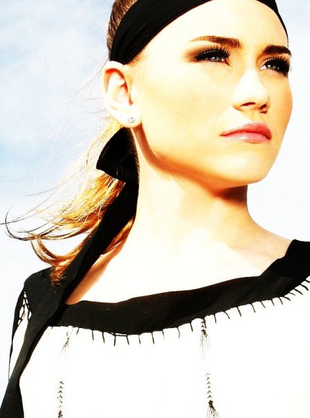 Photo: Julian Murray, Hair/Makeup: Kimberly Steward